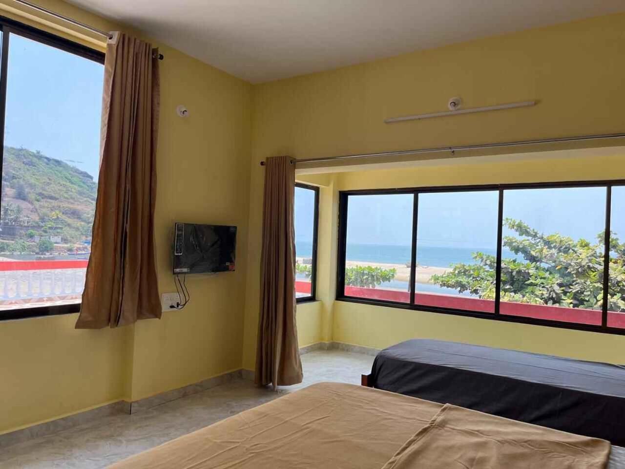 Klub Khavana- The Exclusive Beachfront Resort Vengurla 外观 照片