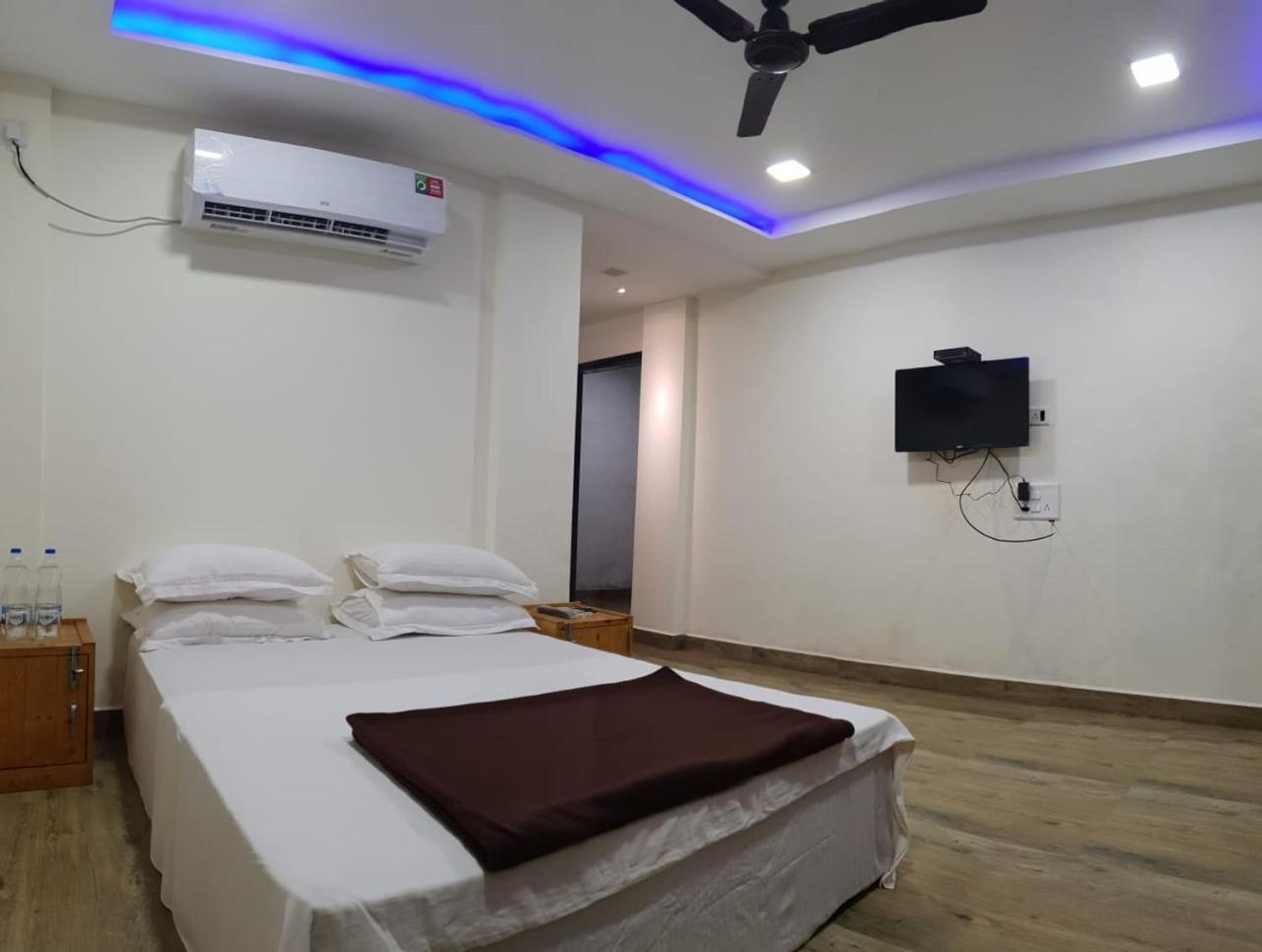 Klub Khavana- The Exclusive Beachfront Resort Vengurla 外观 照片