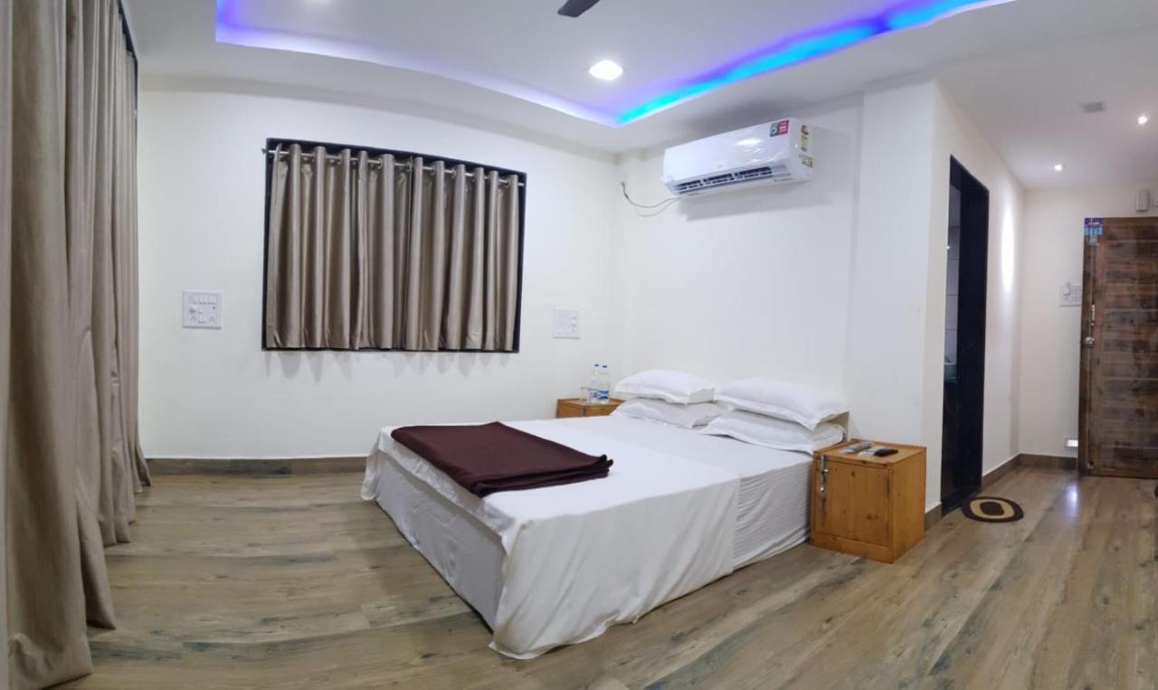 Klub Khavana- The Exclusive Beachfront Resort Vengurla 外观 照片