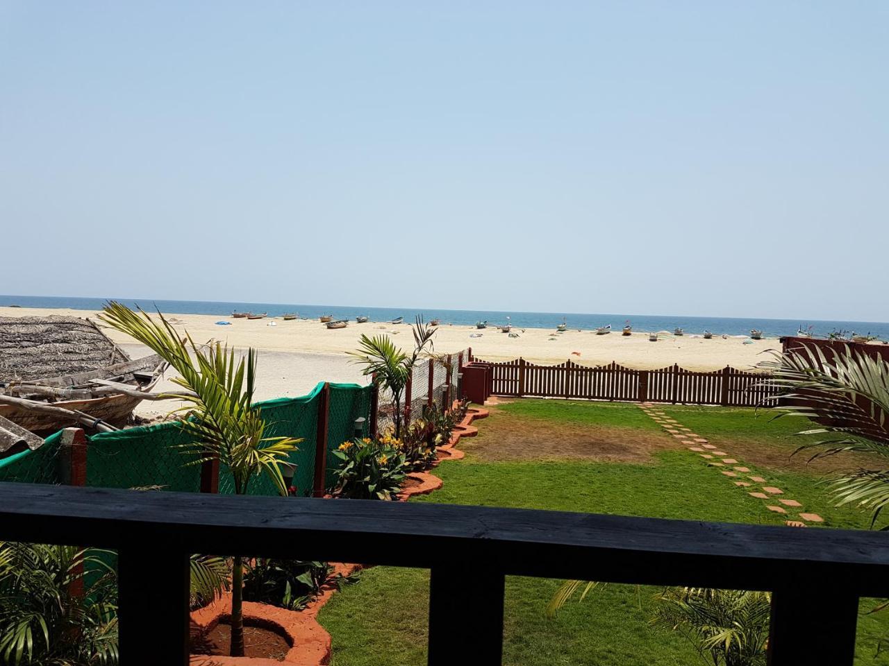 Klub Khavana- The Exclusive Beachfront Resort Vengurla 外观 照片