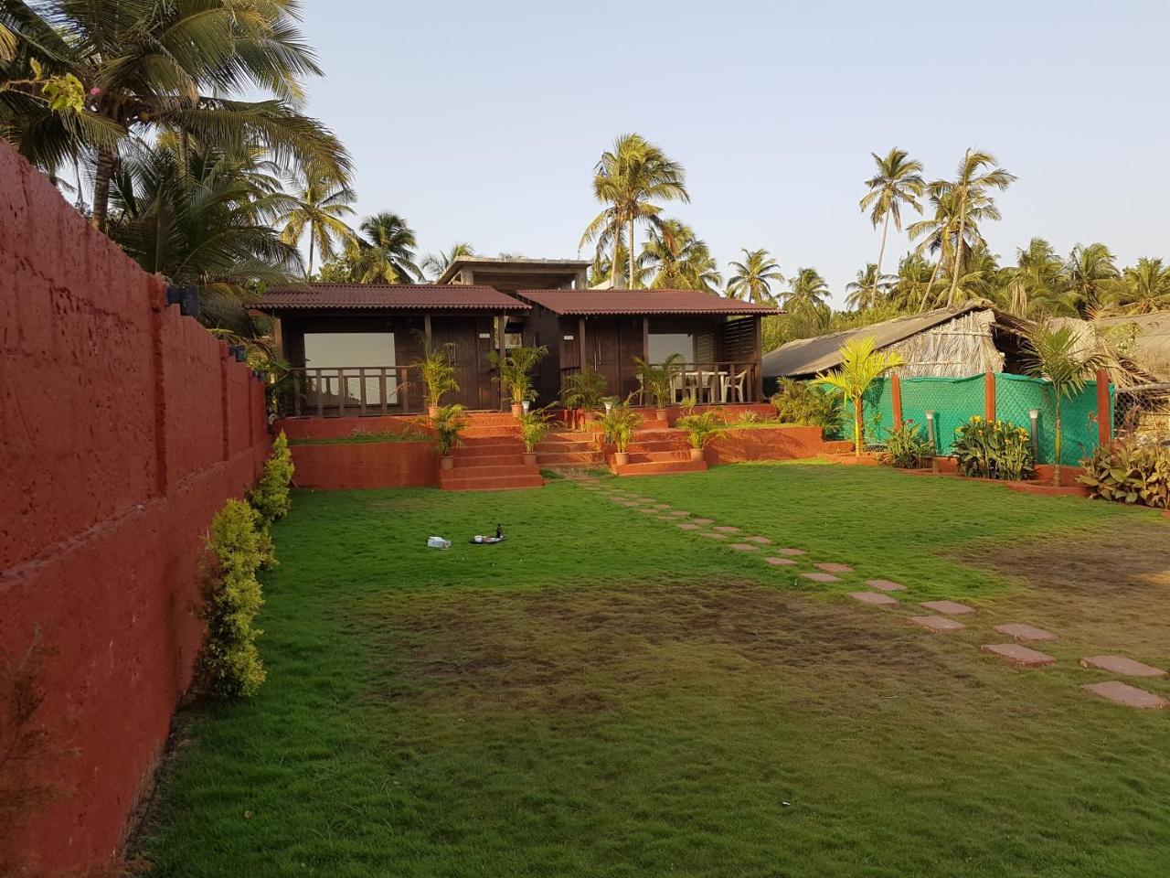 Klub Khavana- The Exclusive Beachfront Resort Vengurla 外观 照片